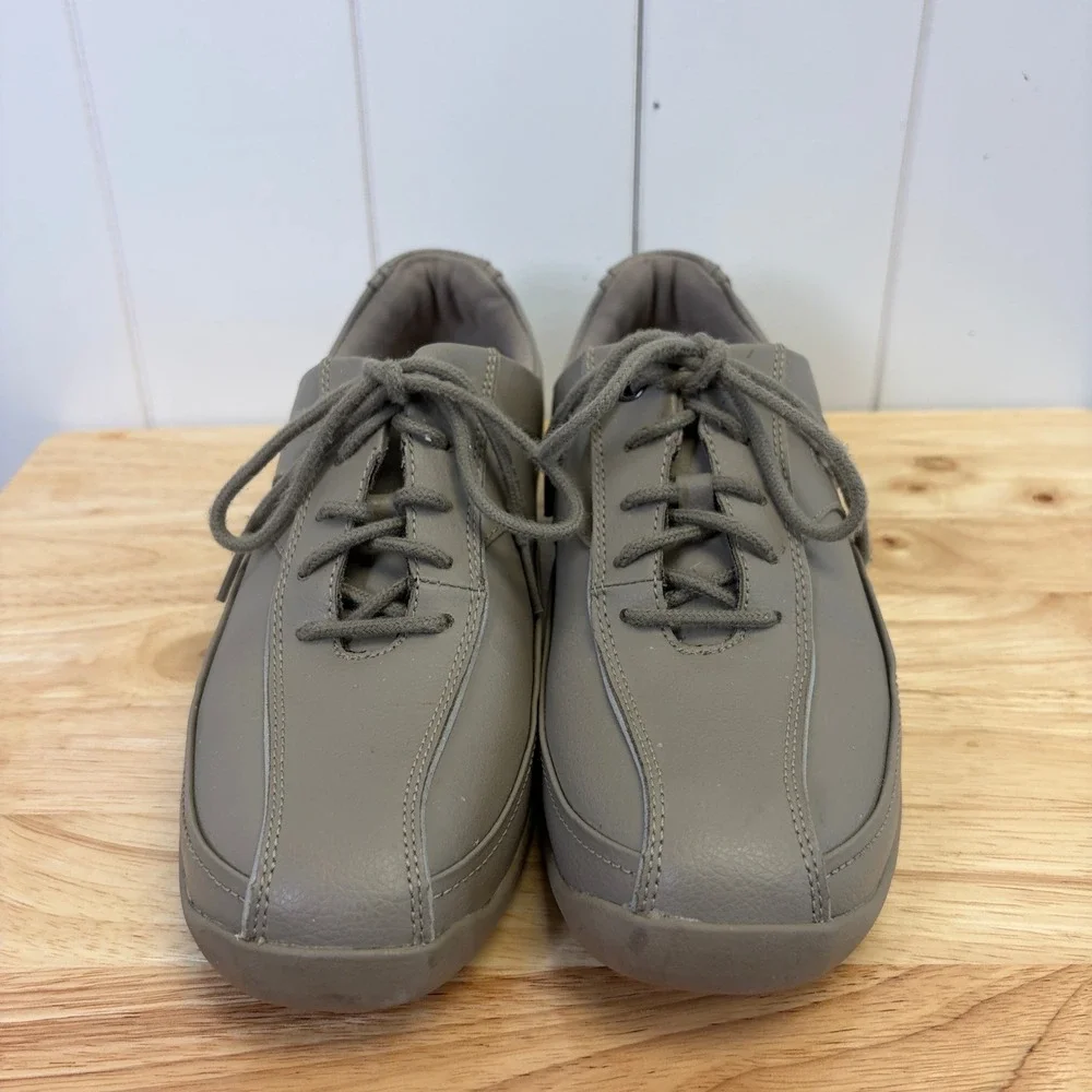 Clarks Oxford Minimalist Comfort Leather Shoes Women 10M Taupe Earthy Grannycore